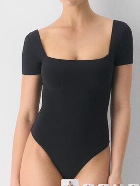 Aritzia contour square neck bodysuit